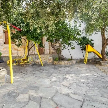 Διαμέρισμα Laskarina Garden *