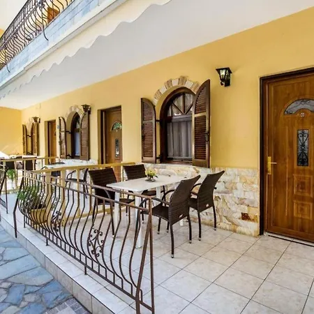 Διαμέρισμα Laskarina Garden *